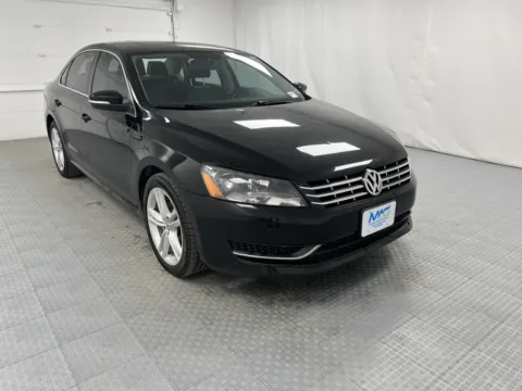Photos of 2015 Volkswagen Passat 2.0L TDI SE for sale in Chillicothe, MO at MAG CDJR