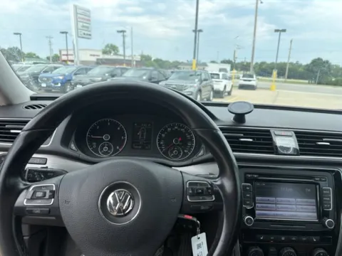 More photos of 2015 Volkswagen Passat 2.0L TDI SE at MAG CDJR, MO