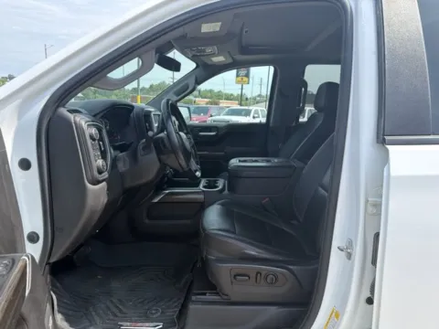 Another view of 2021 Chevrolet Silverado 1500 LT Trail Boss for sale in Chillicothe, MO at MAG CDJR