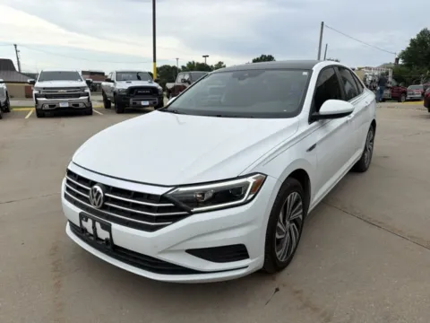 Photos of 2021 Volkswagen Jetta SEL for sale in Chillicothe, MO at MAG CDJR