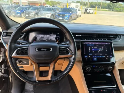 More photos of 2021 Jeep Grand Cherokee L Summit Reserve at MAG CDJR, MO