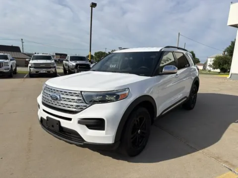 Photos of 2020 Ford Explorer XLT for sale in Chillicothe, MO at MAG CDJR