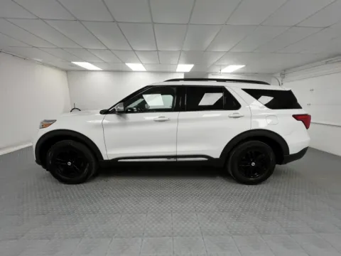 More photos of 2020 Ford Explorer XLT at MAG CDJR, MO