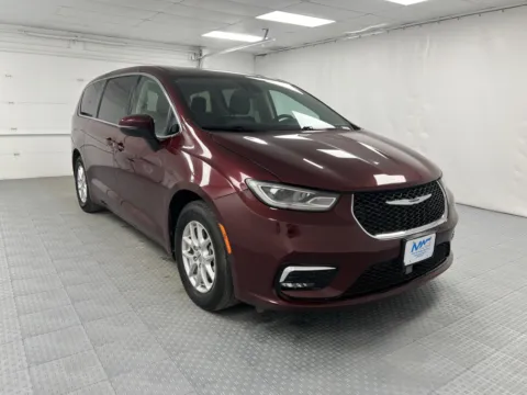 Red 2023 Chrysler Pacifica Touring L for sale in Chillicothe, MO