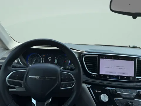 More photos of 2023 Chrysler Pacifica Touring L at MAG CDJR, MO