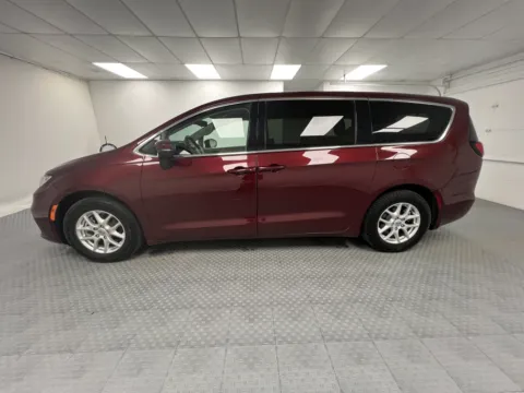 More photos of 2023 Chrysler Pacifica Touring L at MAG CDJR, MO