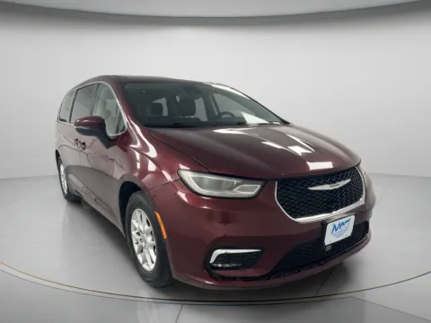 Photos of 2023 Chrysler Pacifica Touring L for sale in Chillicothe, MO at MAG CDJR