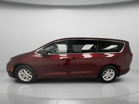 More photos of 2023 Chrysler Pacifica Touring L at MAG CDJR, MO