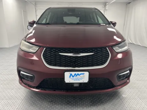 Photos of 2023 Chrysler Pacifica Touring L for sale in Chillicothe, MO at MAG CDJR