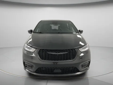 Photos of 2023 Chrysler Pacifica Hybrid Limited for sale in Chillicothe, MO at MAG CDJR