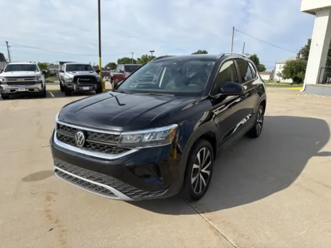 Photos of 2024 Volkswagen Taos SE for sale in Chillicothe, MO at MAG CDJR