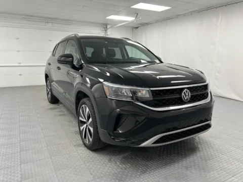 Black 2024 Volkswagen Taos SE for sale in Chillicothe, MO