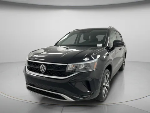 More photos of 2024 Volkswagen Taos SE at MAG CDJR, MO