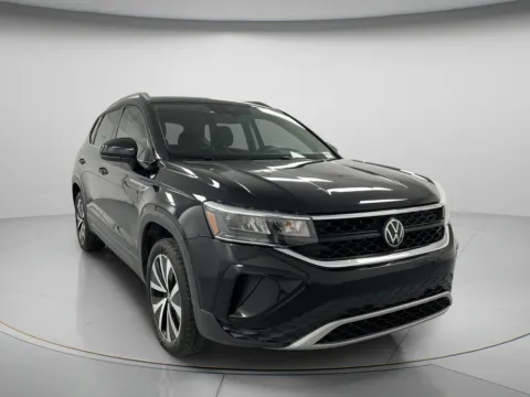Photos of 2024 Volkswagen Taos SE for sale in Chillicothe, MO at MAG CDJR