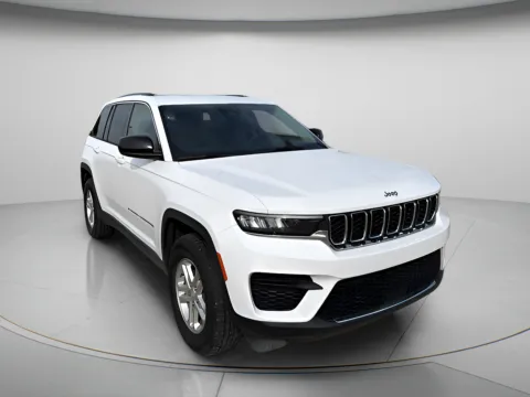 White 2024 Jeep Grand Cherokee Laredo for sale in Chillicothe, MO