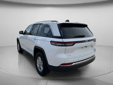More photos of 2024 Jeep Grand Cherokee Laredo at MAG CDJR, MO