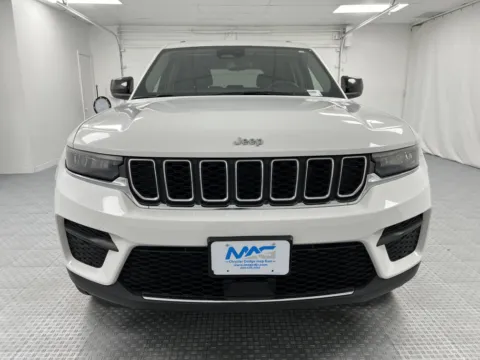 Photos of 2024 Jeep Grand Cherokee Laredo for sale in Chillicothe, MO at MAG CDJR
