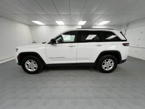 More photos of 2024 Jeep Grand Cherokee Laredo at MAG CDJR, MO