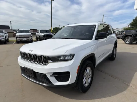 Photos of 2024 Jeep Grand Cherokee Laredo for sale in Chillicothe, MO at MAG CDJR