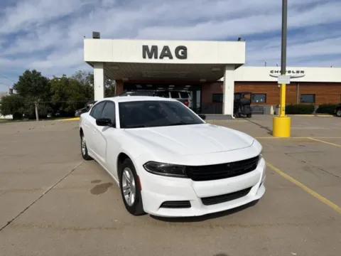 White 2023 Dodge Charger SXT for sale in Chillicothe, MO