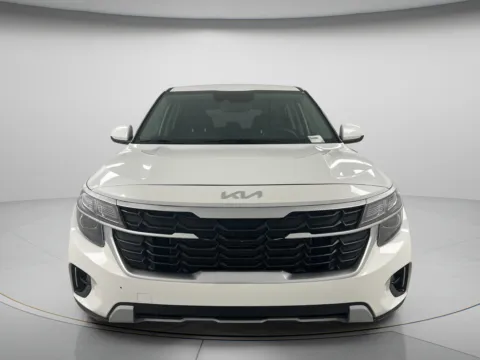 Photos of 2026 Kia Seltos LX for sale in Chillicothe, MO at MAG CDJR