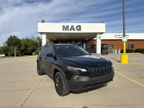 Black 2020 Jeep Cherokee Upland for sale in Chillicothe, MO