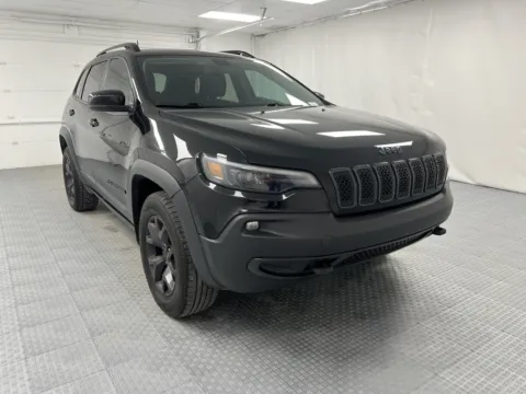 Black 2020 Jeep Cherokee Upland for sale in Chillicothe, MO