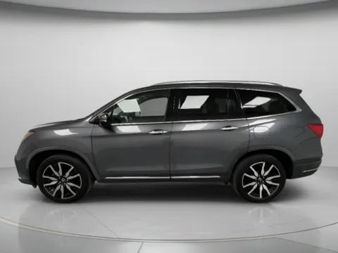 More photos of 2020 Honda Pilot Touring 7-Passenger at MAG CDJR, MO