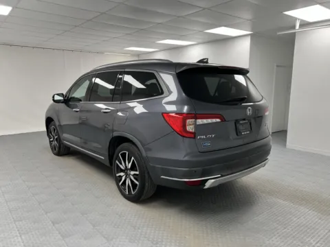 More photos of 2020 Honda Pilot Touring 7-Passenger at MAG CDJR, MO