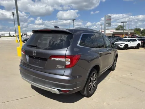 More photos of 2020 Honda Pilot Touring 7-Passenger at MAG CDJR, MO