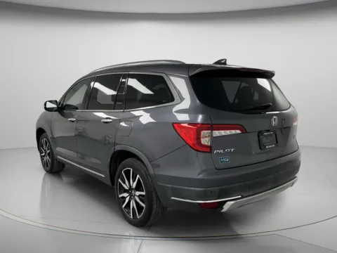 More photos of 2020 Honda Pilot Touring 7-Passenger at MAG CDJR, MO