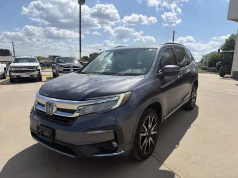 Photos of 2020 Honda Pilot Touring 7-Passenger for sale in Chillicothe, MO at MAG CDJR