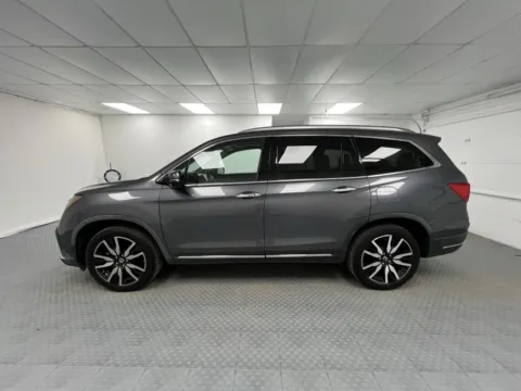 More photos of 2020 Honda Pilot Touring 7-Passenger at MAG CDJR, MO