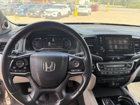 Another view of 2020 Honda Pilot Touring 7-Passenger for sale in Chillicothe, MO at MAG CDJR