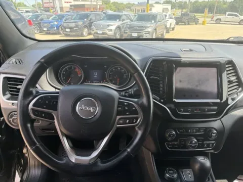 Another view of 2020 Jeep Cherokee High Altitude for sale in Chillicothe, MO at MAG CDJR