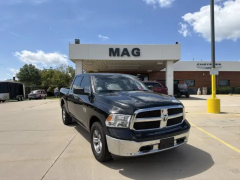 Black 2022 Ram 1500 Classic SLT for sale in Chillicothe, MO