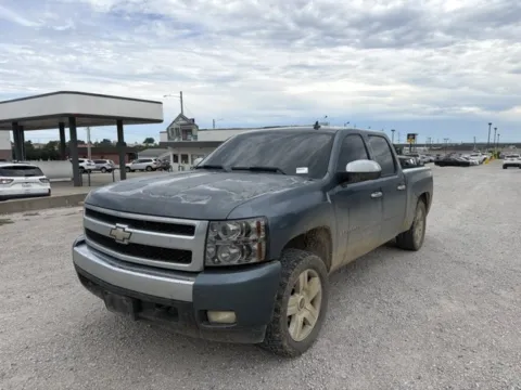 Photos of 2008 Chevrolet Silverado 1500 LT w/1LT for sale in Chillicothe, MO at MAG CDJR