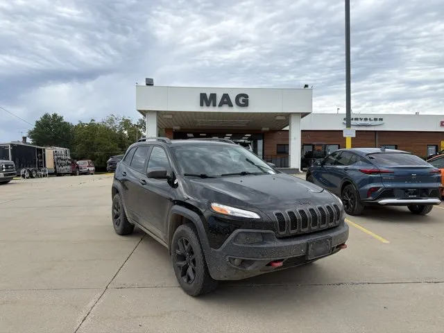 Black 2018 Jeep Cherokee Trailhawk for sale in Chillicothe, MO