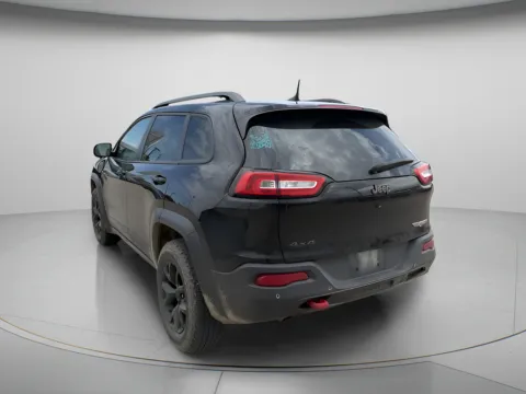 More photos of 2018 Jeep Cherokee Trailhawk at MAG CDJR, MO