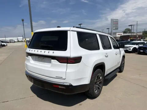 More photos of 2024 Jeep Wagoneer Series II at MAG CDJR, MO