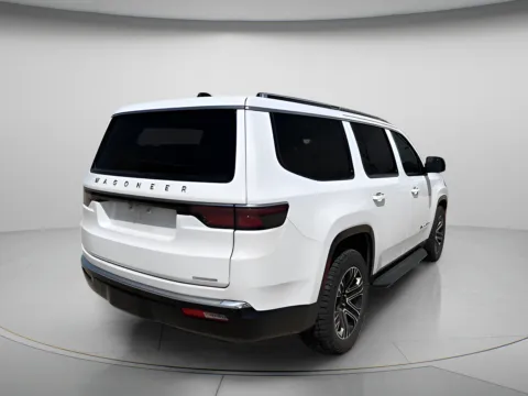 More photos of 2024 Jeep Wagoneer Series II at MAG CDJR, MO