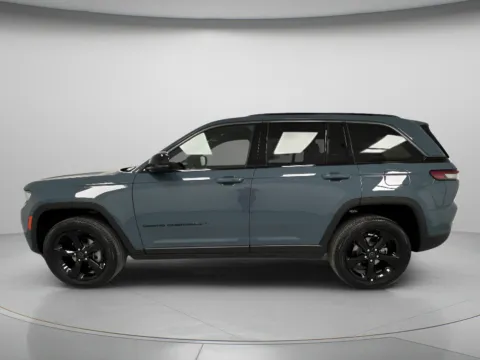 More photos of 2027 Jeep Grand Cherokee Limited Reserve at MAG CDJR, MO