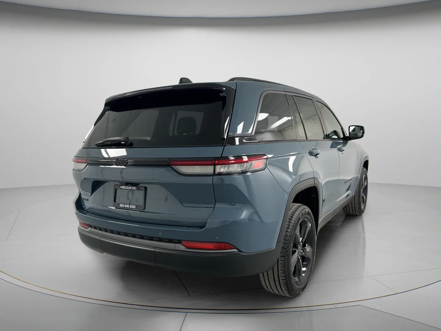 Jeep Grand Cherokee photo 8