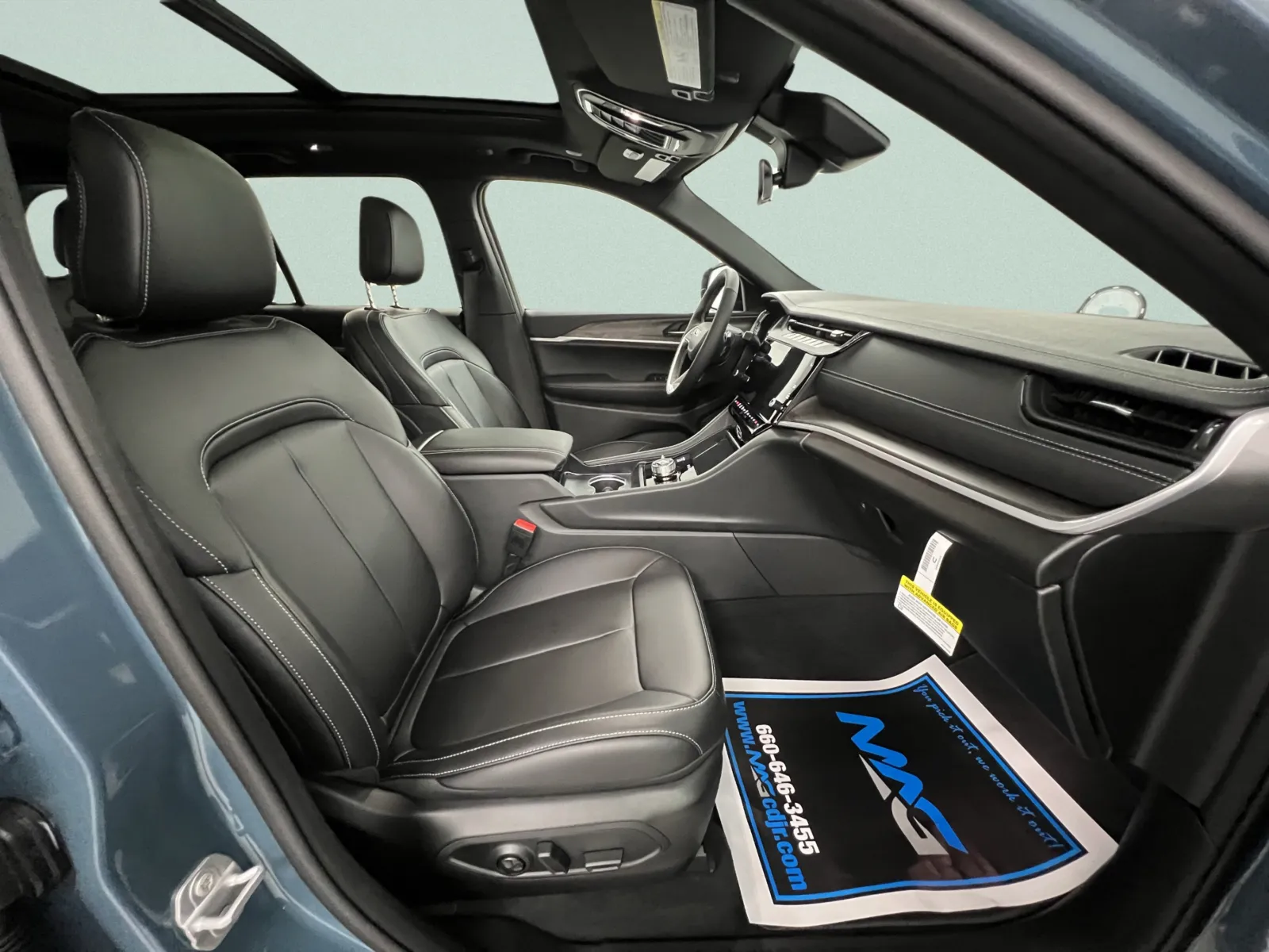 Jeep Grand Cherokee photo 36