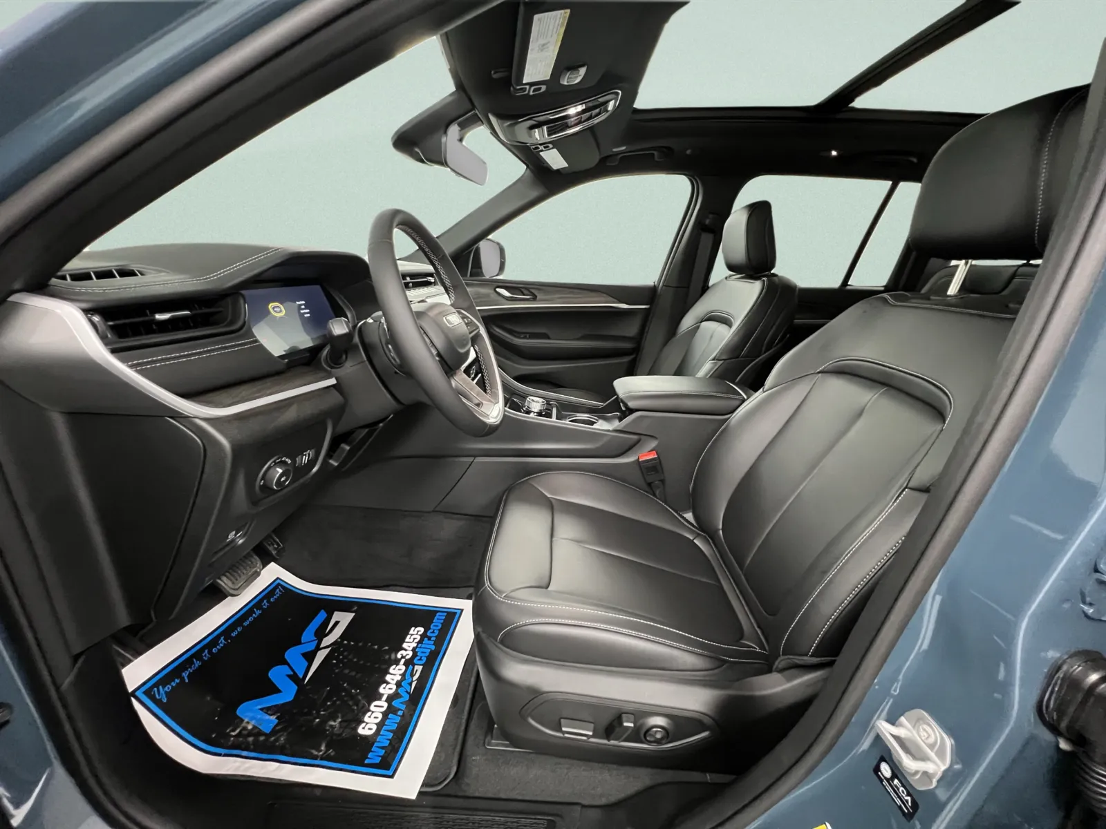 Jeep Grand Cherokee photo 14