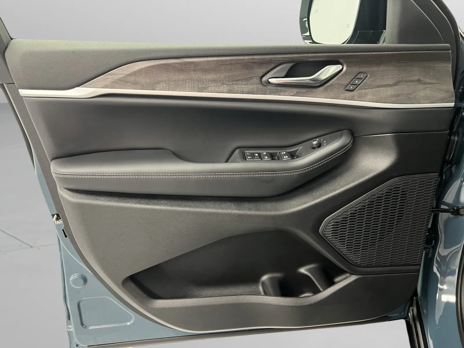 Jeep Grand Cherokee photo 15