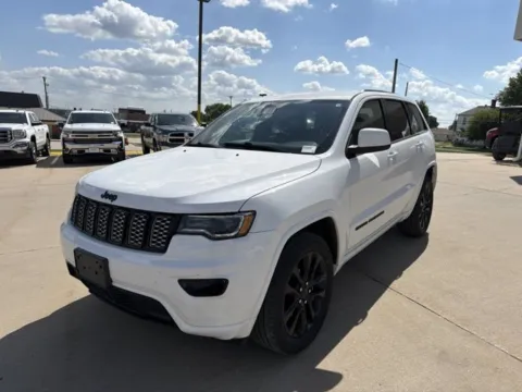 Photos of 2020 Jeep Grand Cherokee Altitude for sale in Chillicothe, MO at MAG CDJR