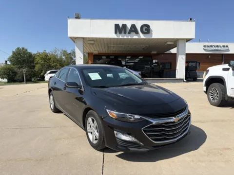 Black 2025 Chevrolet Malibu LT for sale in Chillicothe, MO
