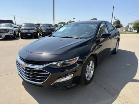 Photos of 2025 Chevrolet Malibu LT for sale in Chillicothe, MO at MAG CDJR