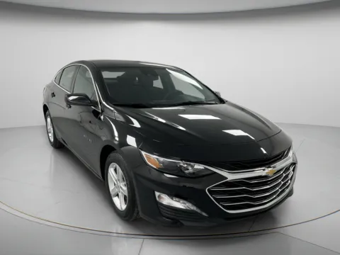 Photos of 2025 Chevrolet Malibu LT for sale in Chillicothe, MO at MAG CDJR
